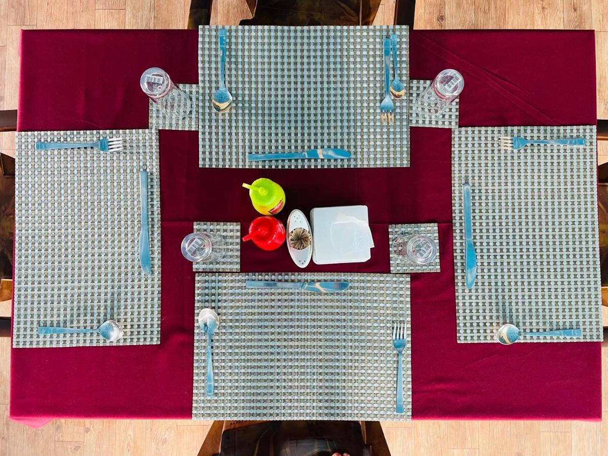 Hotel Happy Land Chitwan Extérieur photo